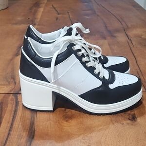 Madden Girl Black and White Women's Platform Sneakers Vidaa Sz 9.5 Nwot